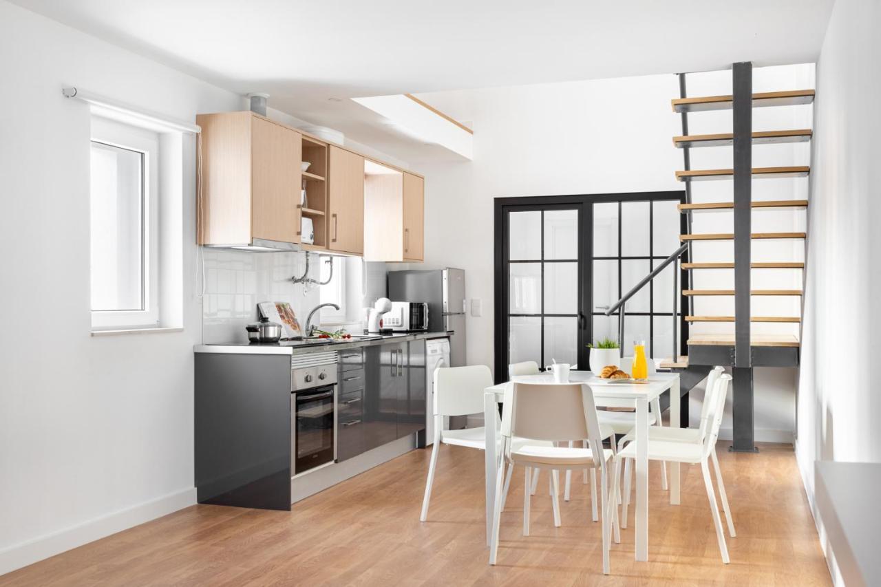 Altido Stylish 2-Level Flats Near Ajuda Palace Lisbon Luaran gambar