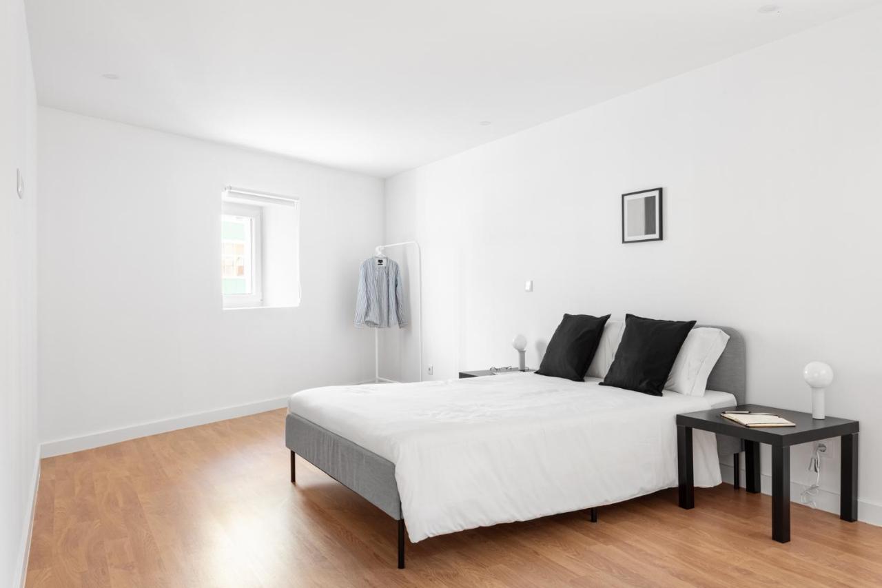 Altido Stylish 2-Level Flats Near Ajuda Palace Lisbon Luaran gambar